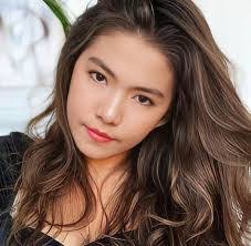 Michelle Samson's Instagram, Twitter & Facebook