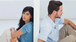 Lalu, aku akan bertingkah tak peduli, agar kau tahu rasanya jadi aku. Qn8a Dyt12yorm