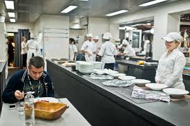 12 ⭐️ michelin #martinberasategui www.martinberasategui.com. Martin Berasategui En Lasarte En Las Cocinas Del Mejor Restaurante Del Mundo Guia Repsol