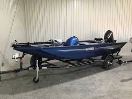 Loaded with tons of space for storage, big bow and stern fishing platforms, a large livewell, and a modified v hull, this boat offers a lot in a decidedly light package. 2020 Alumacraft Prowler 165 Afton Ok Alu98i920 Blackbeard Marine