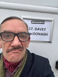 Neil Ashton (@NeilAshtonActor)