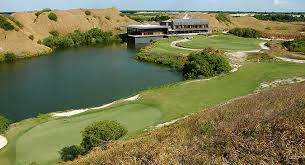 Streamsong resort is the only location in the world where players can experience three distinct golf courses designed by four legendary architects—bill coore and ben crenshaw. Streamsong Resort Golf Course Blue Course Florida Golf Course Review By Two Guys Who Golf