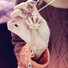 Live Like Queen Not Like Princes Because Sometimes Princess Also In Confusion But Queen Always Confident Stylish Jewelry Cute Jewelry Rhinestone Crown Whatsapp profile pic | dp for whatsapp profile. stylish jewelry cute jewelry