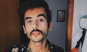 A internet foi um meio para curar minha depressão”, afirma Douglas Rocha,  empresário que teve seu sucesso interrompido pela calvice