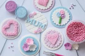 Fondant Cake Ideas For Mother S Birthday Mother S Day Cupcake Toppers Instagram Com Laurascakes X Mothers Day Cupcakes Mother S Day Cookies Unique Cupcakes