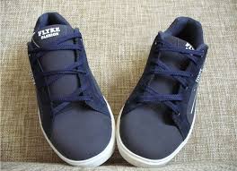 Panduan buat anda yang ingin ketahui cara mengikat tali leher dengan teknik yang betul dan mudah. Cara Mengikat Tali Kasut