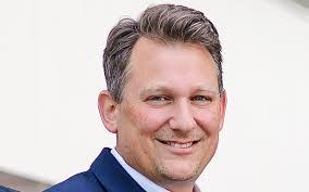 Benjamin Jansen's Instagram, Twitter & Facebook