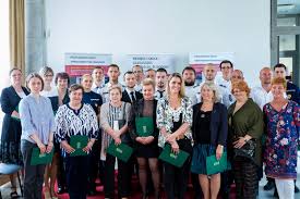 Garancsi istván és mészáros lőrinc miniszterelnöki barátok után szíjj lászló is szép nagy falathoz jut. Jutalmaztak A Munkajukat Budapest Fovaros Xiv Kerulet Zuglo Onkormanyzatanak Hivatalos Honlapja
