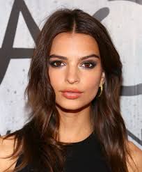 Sofia Vergara Katie Holmes And More Step Out To Celebrate Tao Nightclub Bel Viso Segreti Di Bellezza Emily Ratajkowski