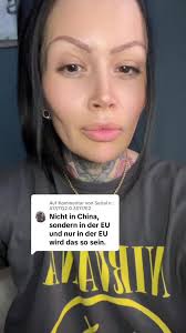 Hairstyle Tips for Brunettes with Glasses