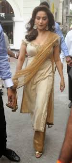 Who has the better body assets amongst Kajol, Madhuri, and Aishwarya in  Bollywood? - Quora
