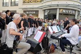 Tout le monde peut descendre dans la rue et faire de la musique. Cholet Il N Y Aura Pas De Fete De La Musique Le 21 Juin Cholet Maville Com