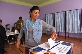 Slavă lui nici prea prea, nici foarte foarte. Reportaj Bihoreanul Ca Sa Fie Bine Sa Nu Fie Rau Multi Alegatori