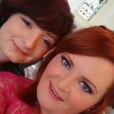 Esther Dowling's Instagram, Twitter & Facebook