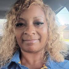 Kathleen Hollins's Instagram, Twitter & Facebook