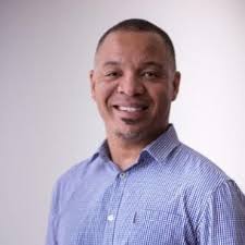 How to Master Linkedin: and Separate Yourself from the Masses : Ashley,  Lara, Mills, Danielle N: Amazon.in: Books