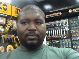 In 2019 American Mike Weiss adopted an Afrikaner family through the kings  resettlement program, as he had just discovered the YT genocide myth and  thought he could help out. He found out