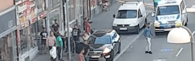 Det brinner i en stor byggnad i väla industriområde i norra helsingborg. Skottlossning Med Flera Skadade Brottsvag