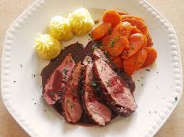 Barbarie Entenbrust Mit Karamellisierter Nashi Und Cranberrysauce Chefkoch Rezept Entenbrust Barbarie Entenbrust Leckere Gerichte