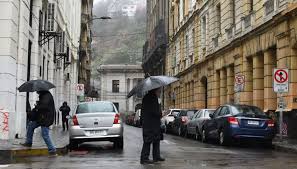 "Ingredientes totales de un evento de mal tiempo": Experto alerta sobre fuertes vientos e intensas lluvias en la costa