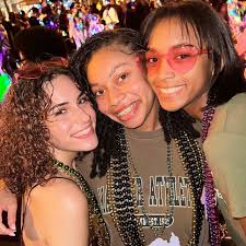 we may be broke & tired now but we ate mardi up🧚🔮💛🎀🎈🧸🍬🥥👠🌸✨