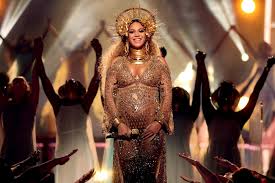 Grammys 2017 Pregnant Beyonce Performs People Com