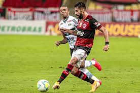 Assistir flamengo x coritiba ao vivo 21/11/2020 online. Mauricio Isla Do Flamengo E O Lider De Assistencias Do Brasileirao