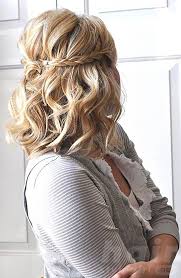 Having short hair doesn't mean you have to skip the veil. Most Elegant And Stylish Bridesmaid Hairstyles Hair Style