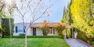 You can't just assign tarantino a story and ask him to take the helm, it just isn't how he works. Quentin Tarantino S Pulp Fiction House For Sale For 1 4m Curbed La