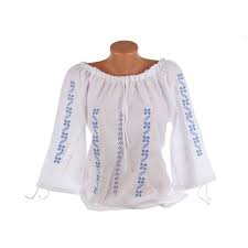 Adevărata valoare stă în lucrurile simple. Ia RomaneascÄ TradiÈionalÄ De La Originea PopularÄ PanÄ Azi Invie TradiÈia