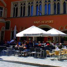 Die gotischen fenster wurden mitte des letzten jahrhunderts rekonstruiert. Haus Heuport Restaurant Regensburg By Opentable