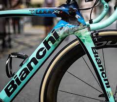 If we talk about the types of bicycles that exist, with roglic's bianchi oltre xr4 an exception must be made. Marrey Bikes Primoz Roglic Custom Painted Bianchi Oltre Xr4 For The Tdf2018 Bianchi Tourdefrance Roadbikes Cyclingshots Facebook