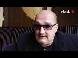 Le cousin et « frère de cœur » de Johnny Hallyday prend la parole