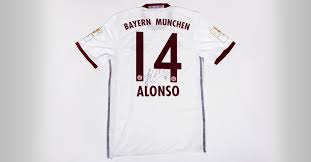 Click here to upload 'fcb_trikot.zip' (49kb). Nach Karriere Ende Xabi Alonso Stiftet Fc Bayern Trikot
