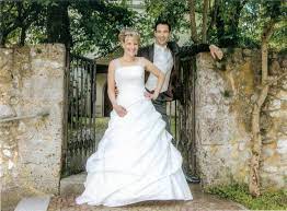Der eigene geschmack, die eigene wahrnehmung, aber auch das alter sollten kriterien bei der kleiderwahl sein. Fotoalbum 2012 2013 Brautkleider Hochzeitskleider Brautmode In Geislingen Bei Ulm