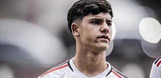 🚨Barcelona eyes exciting prospect of 17-year-old Brazilian left-back,  sparking hopes for a bright future.
