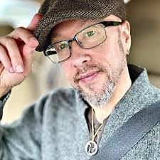 Leland Warren's Instagram, Twitter & Facebook