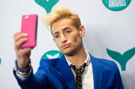 Ariana grande's brother, frankie grande, finds out about grandpa's passing in big brother house frankie grande learned of his grandfather's passing through a family note passed on by producers. Who Is Frankie Grande Ariana S Big Brother Frankie Grande Age Career And More
