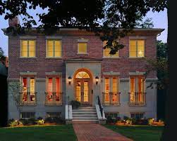 Reminiscent of the italian country houses of tuscany, this highlights some of the key features of italianate architecture: Roots Of Style The 3 Waves Of Italian Renaissance