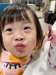 小姪女，好口愛喔，為什麼她口以這麼口愛～