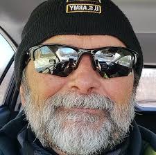 The Girl in the Silver Frame: A Ghost Story: Pence, A.T.: 9798389805118:  Amazon.com: Books