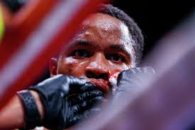 Floyd Schofield survives late cut, beats Haskell Rhodes