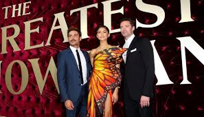 Величайший шоумен название в оригинале: Petition Demands Golden Globes Snub The Greatest Showman Newshub