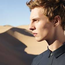 First Look: COS Spring-Summer 2016 Campaign