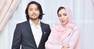 Sharifah nadiyah syed fuad al shahab (lahir 29 mei 1991) merupakan seorang pelakon, model dan pengacara wanita singapura. Hanya Ambil Gaji Rm1 500 Sebulan Nadiyah Shahab Pentingkan Gaji Staff Ada Yang 3 Kali Ganda Pendapatan