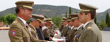 Momentos de historia de la policía nacional de colombia : I Los Sueldos Publicos Del Ejercito Y La Armada Son Un Galimatias I