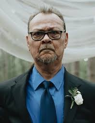 Lisa Pompa's Instagram, Twitter & Facebook