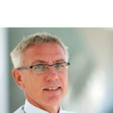 Dr. Matthias Schuster