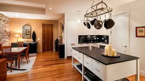 سوق الكهرباء في دمشق اختراعات تقاوم الحرب لإضاءة المنازل وتهدئة النفوس Cnn Arabic