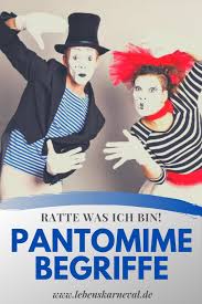 Foto über lustiger pantomime, der über schwarzem hintergrund steht. Pantomime Begriffe Ratte Was Ich Bin Pantomime Scharade Spiel Scharaden